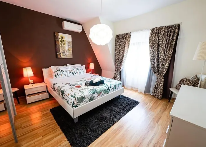 при галя / прекрасен в тих квартал Apartamento Varna