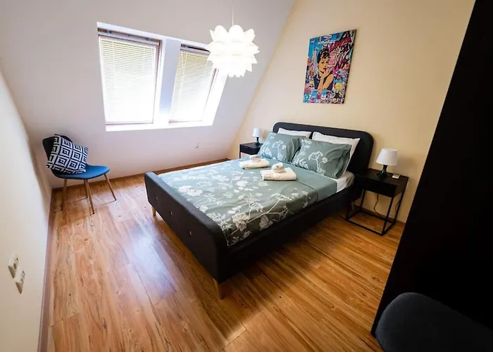 при галя / прекрасен в тих квартал Apartamento Varna