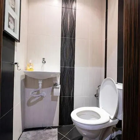 Apartamento при галя / прекрасен в тих квартал