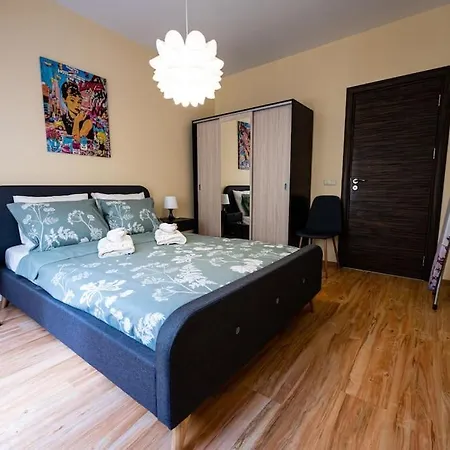 при галя / прекрасен в тих квартал Apartamento