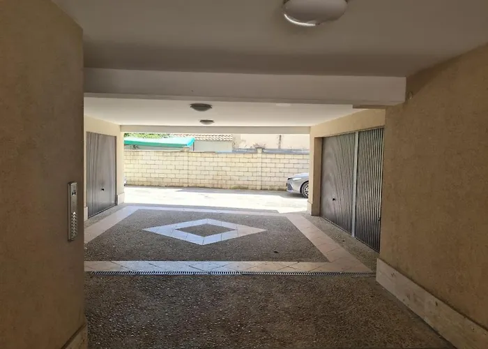 при галя / прекрасен в тих квартал Варна